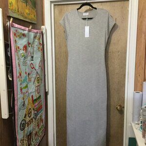 NWT Sage The Label Maxi dress grey ribbed fabric size large has a unique back